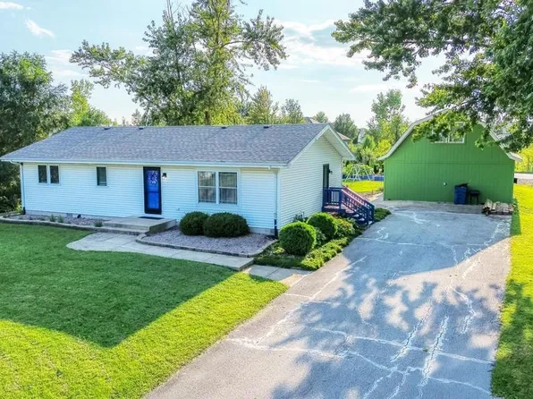 22812 Wentworth Ave, Steger, IL 60475