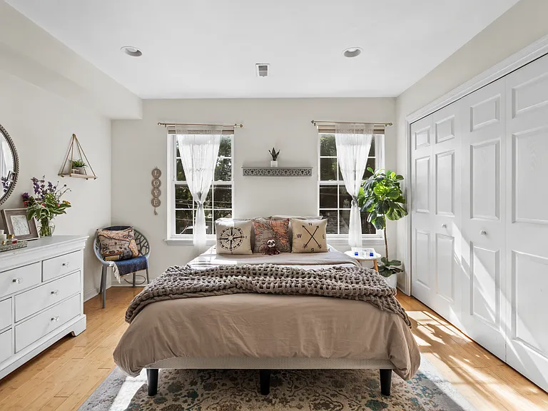 1129 N Orianna St — Photo 22