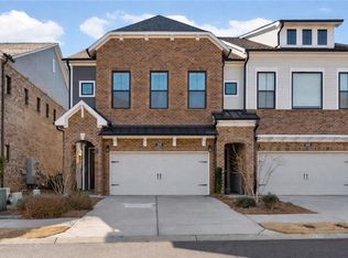 250 Walker Ave, Roswell, GA 30076