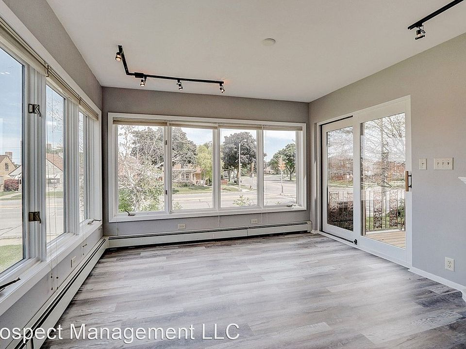 1st image of 3504 W Lakefield Dr #2