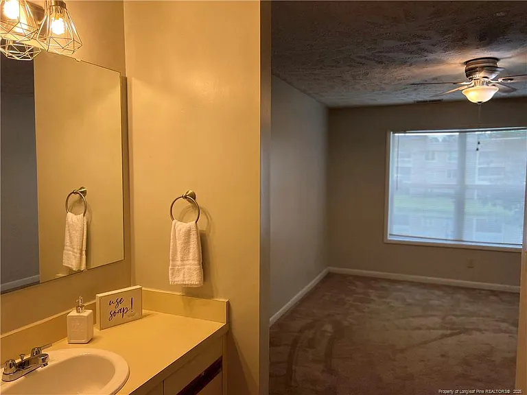 698 Bartons Landing Pl #5 — Photo 4
