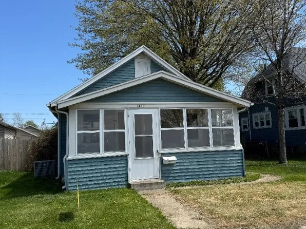 1417 4th St SW, Cedar Rapids, IA 52404