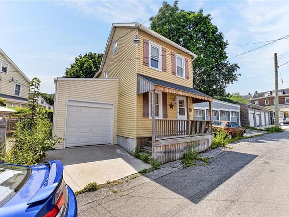 2nd image of 703 Canning St