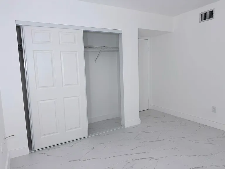 300 E Club Cir #107 — Photo 11