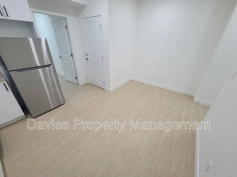 20825 19a Ave NW #BASEMENT — Photo 3