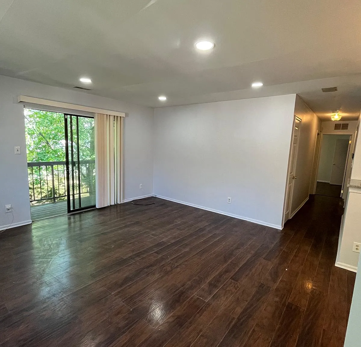 2 bed, 1112 sqft, $2,100 — Photo 3