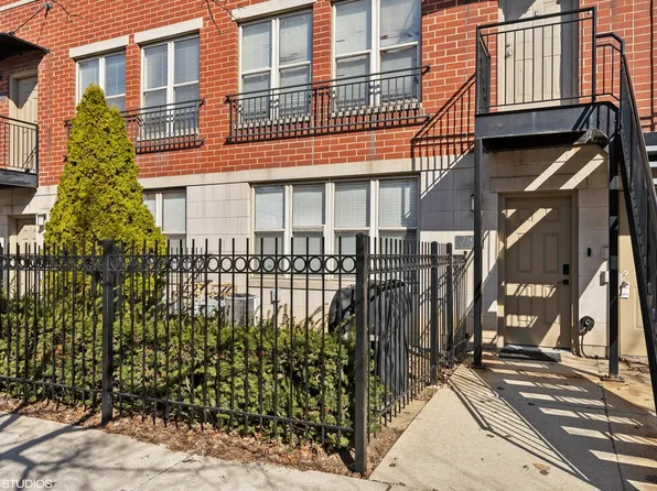 754 W Evergreen Ave #A, Chicago, IL 60610