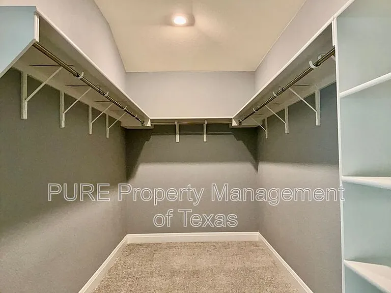 1008 Brenham Ln — Photo 21