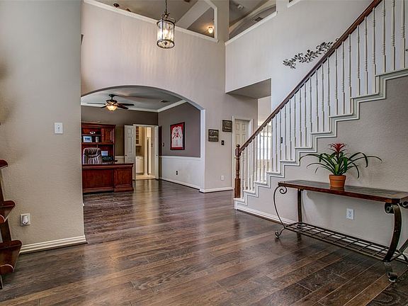 3rd image of 4517 White Rock Ln