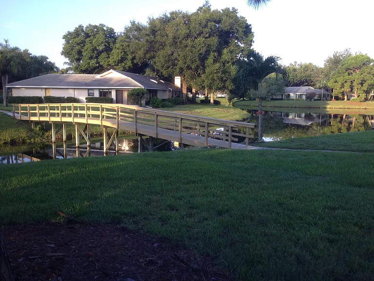 Quiet grounds