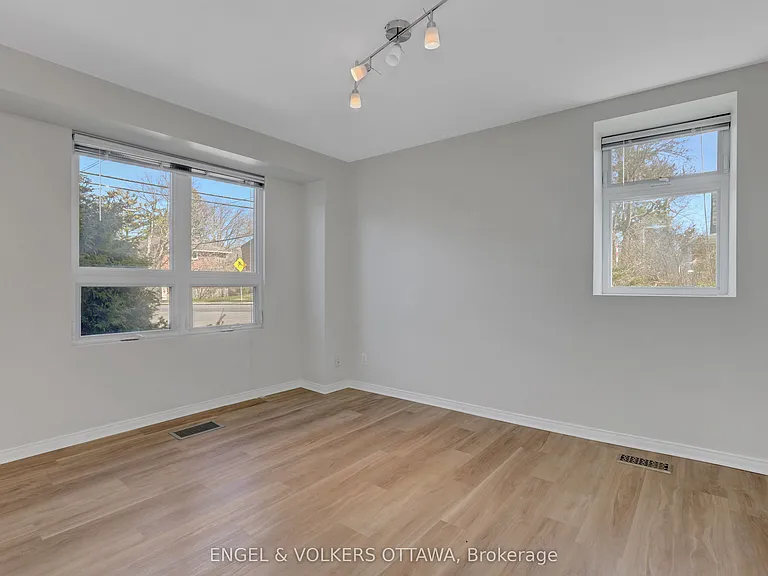 504 Hilson Ave — Photo 17