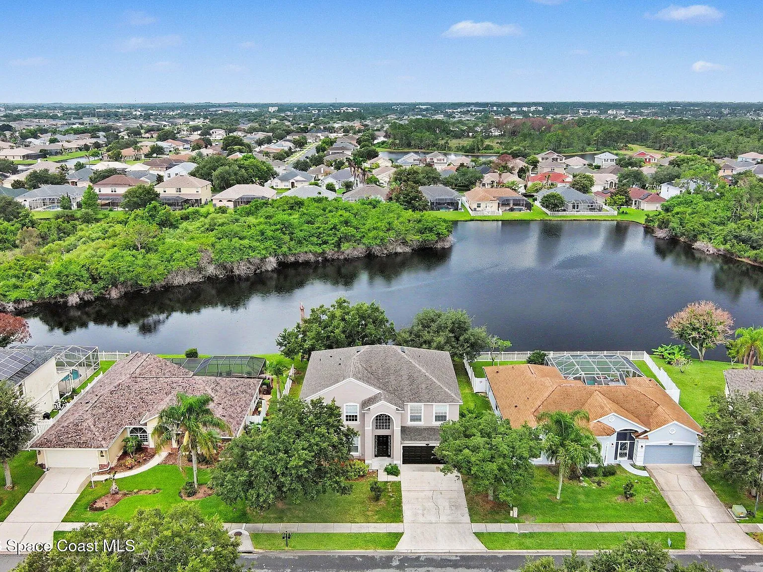 5 bed, 3.0 bath, 3622 sqft, $3,300 — Photo 3