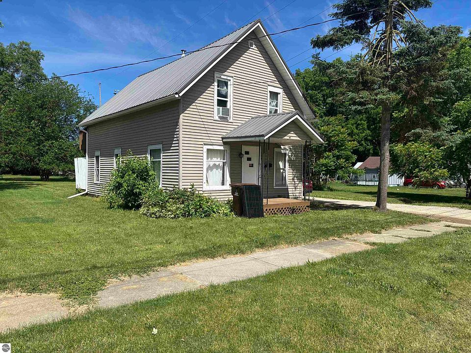 1st image of 313 Pleasant Ave