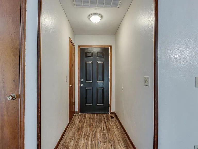 1705 N Gleason Ave — Photo 6