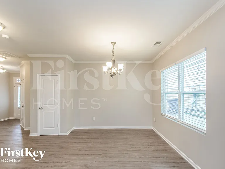 2055 Tanners Mill Dr — Photo 4