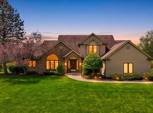 8384 N Roanoke Rd, Roanoke, IN 46783