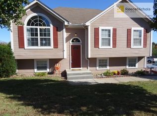 934 SE Sunnyside School Rd, Blue Springs, MO 64014