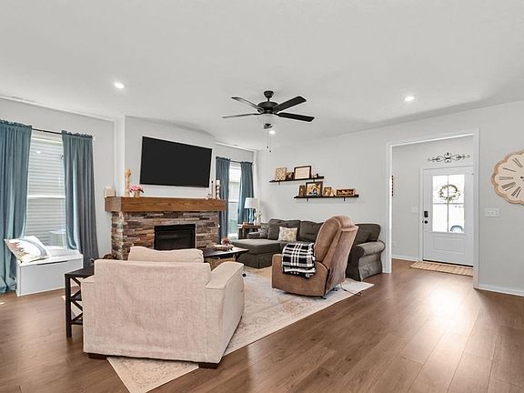 2nd image of 2128 Pebble Wood Dr