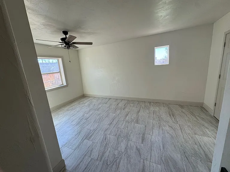 2607 Davis St — Photo 24