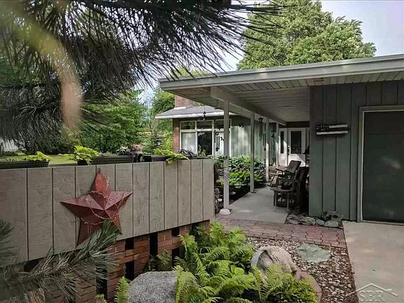 5th image of 421 Southlawn Dr