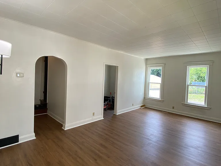 811 Willard St — Photo 3