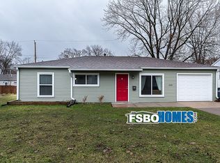 2525 Cypress Dr, Bettendorf, IA