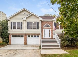 1894 Watercrest Cir, Lawrenceville, GA 30043