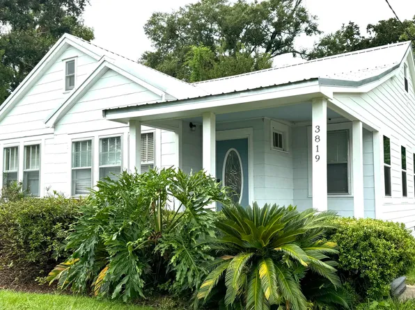 3819 Cedar St, Moss Point, MS 39563