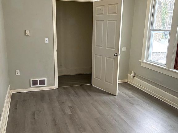 5th image of 124 Watson Ave
