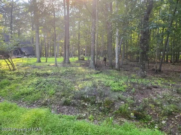 4 Vacation Dr, White Haven, PA 18661