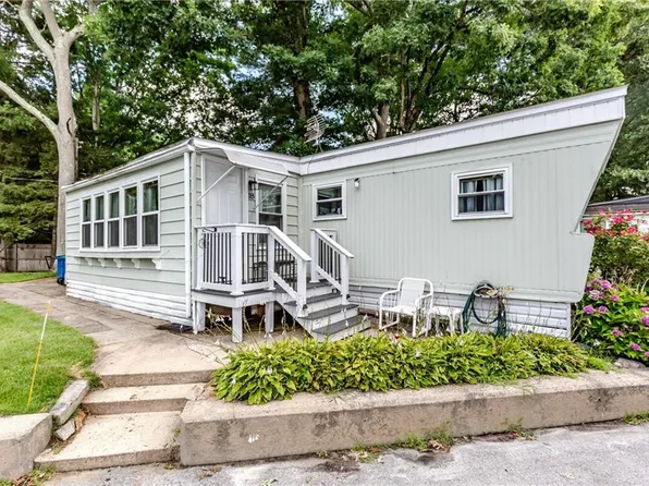 18 Helen Dr, Coventry, RI 02816
