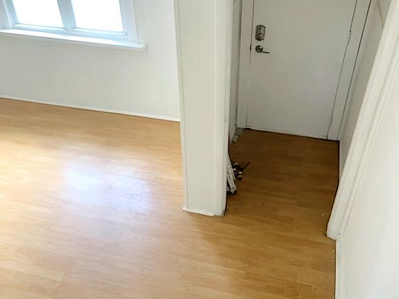 3rd image of 2223 Yelland St