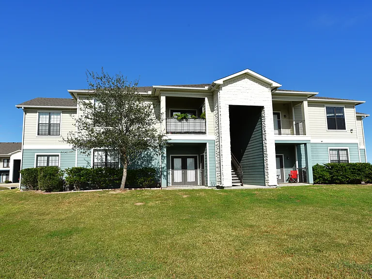 Seaside Landing Apartments — Photo 1
