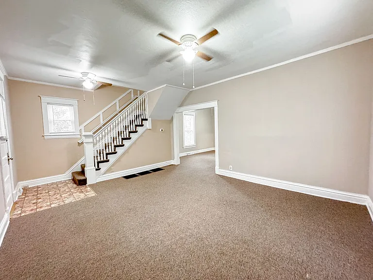 726 S Fuller Ave — Photo 3