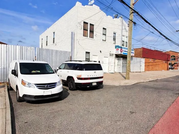 10209 Glenwood Road image 1 of 7