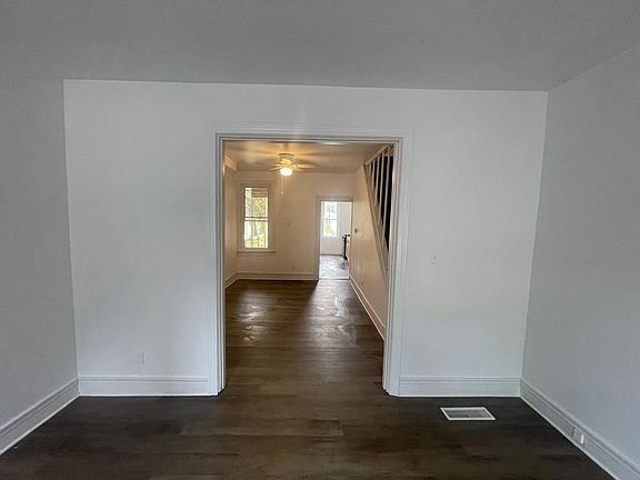 4th image of 414 N Front St