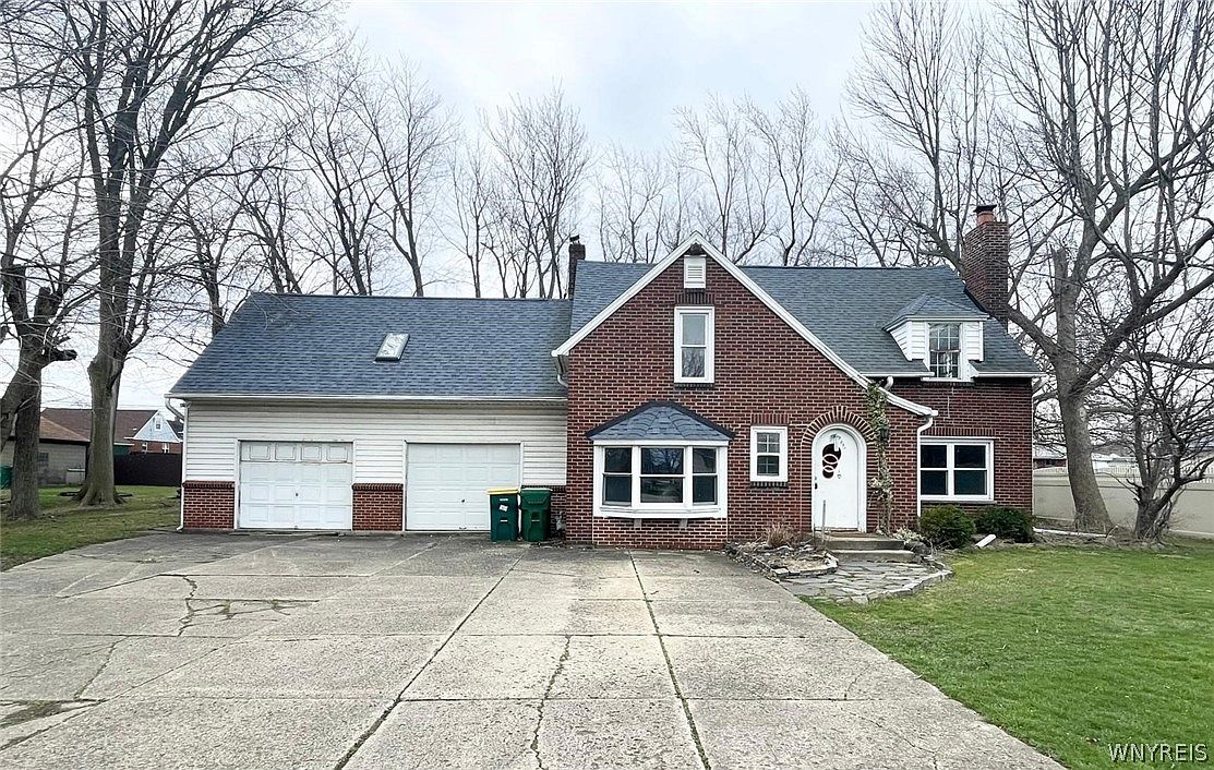 4695 Lake Shore Rd, Hamburg, NY 14075 | Zillow