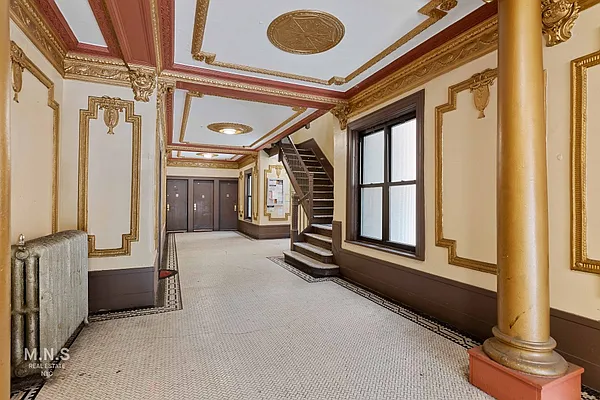 Rented by MNS | media 10