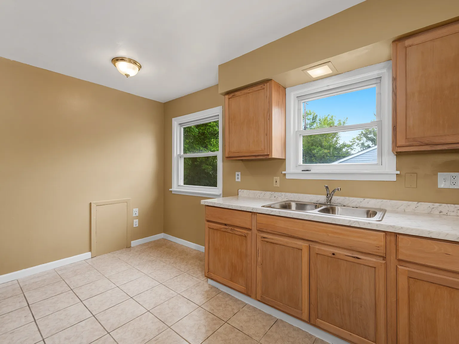 3 bed, 1068 sqft, $1,600 — Photo 4
