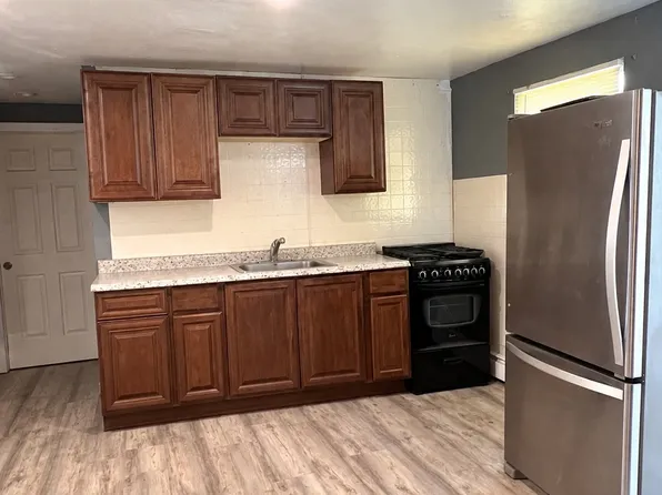 (undisclosed Address), Bay Shore, NY 11706