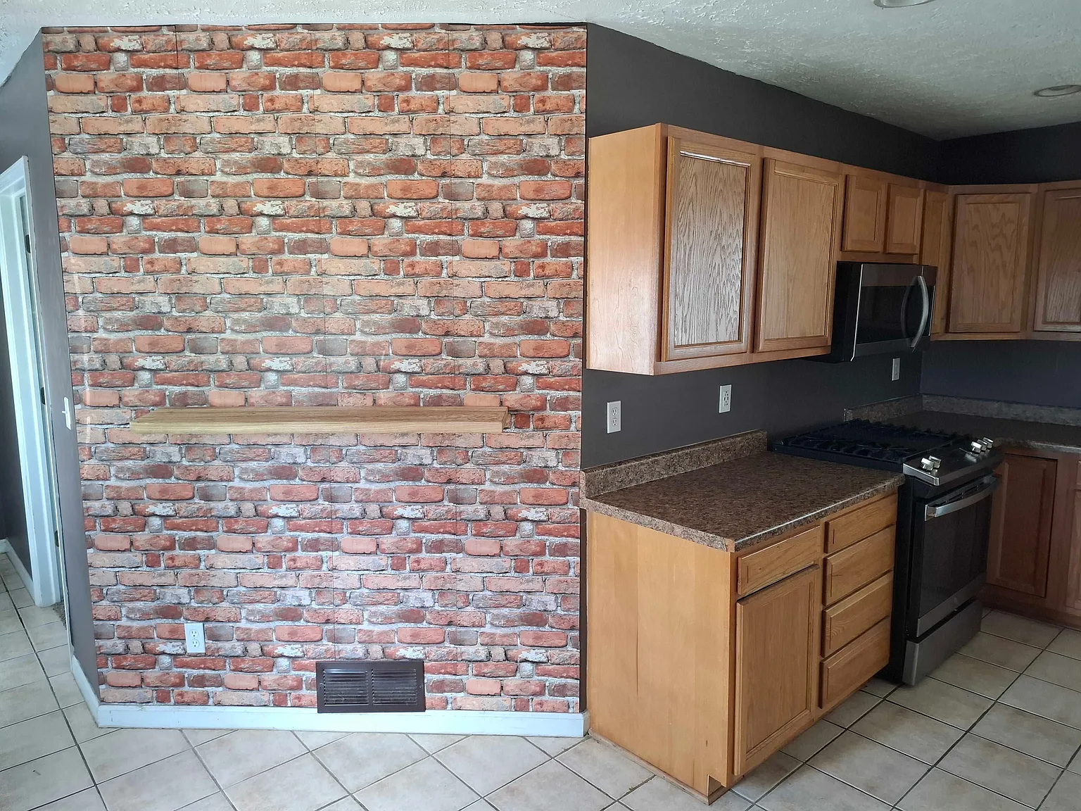 3 bed, 3.0 bath, 1536 sqft, $2,100 — Photo 4
