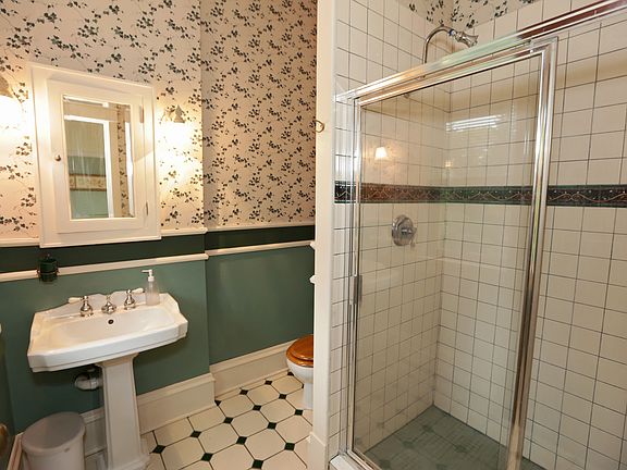 5th image of 20491 Ostrum Ave N