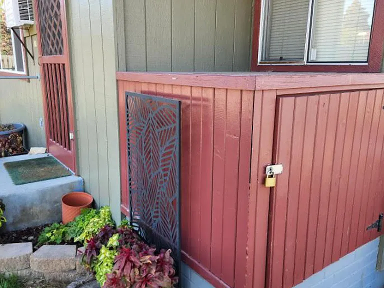 E Hale Ave — Photo 3