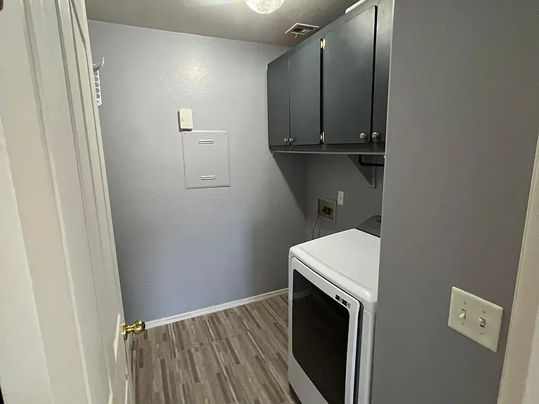 6821 S 40th Dr — Photo 6