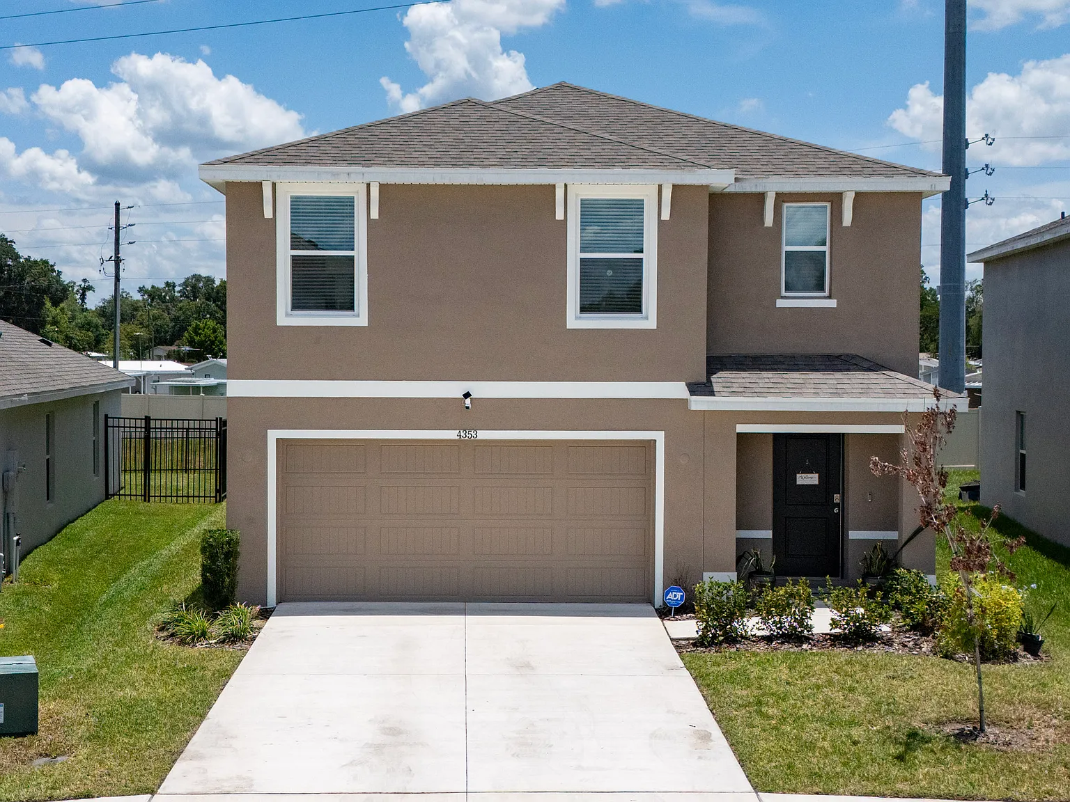 5 bed, 2453 sqft, $2,800 — Photo 1