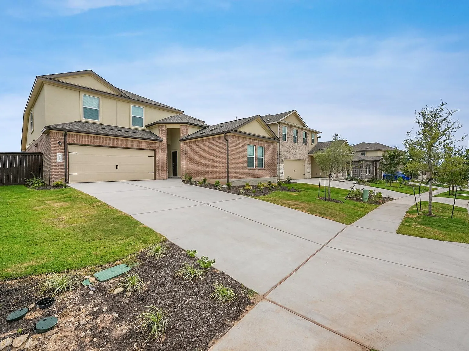 5 bed, 3.5 bath, 2970 sqft, $3,095 — Photo 3