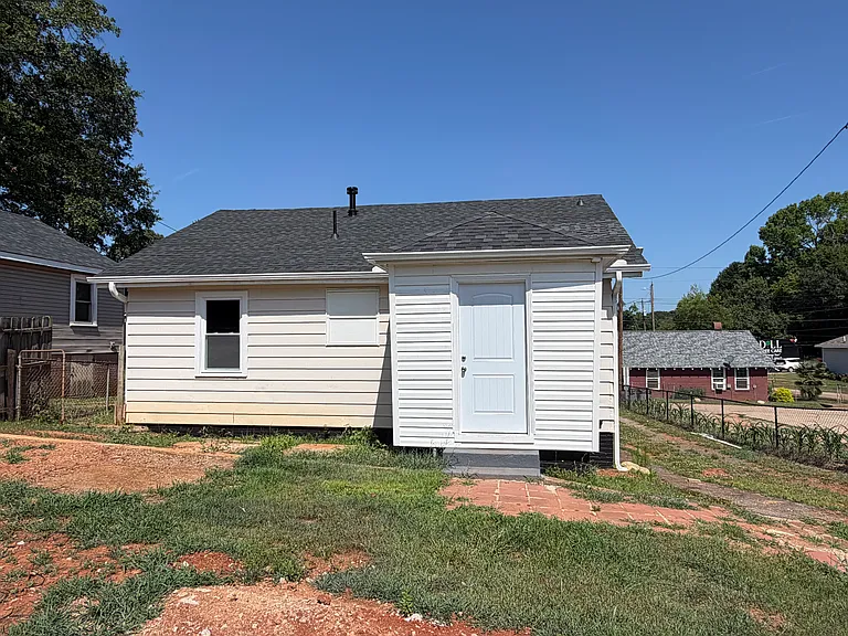 203 Sunshine Ave — Photo 13
