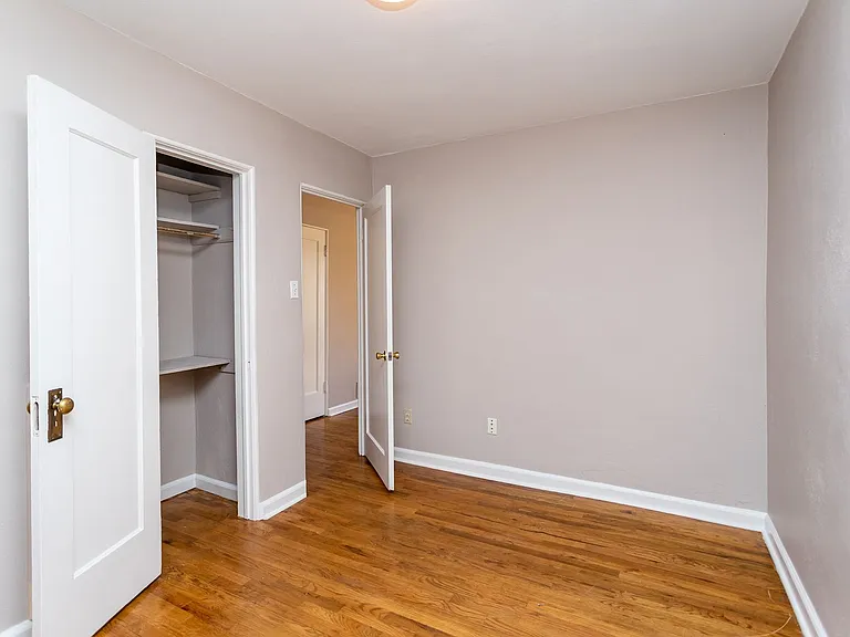 922 E High St — Photo 14