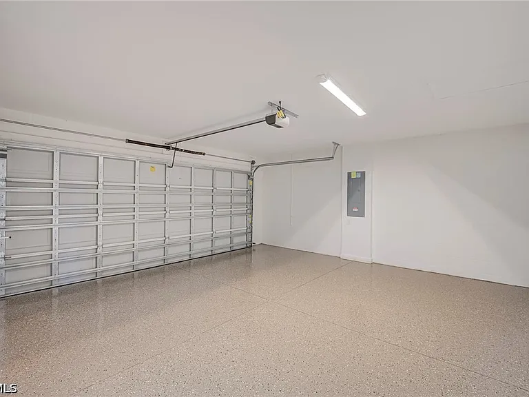 20601 Hazelnut Ct — Photo 27