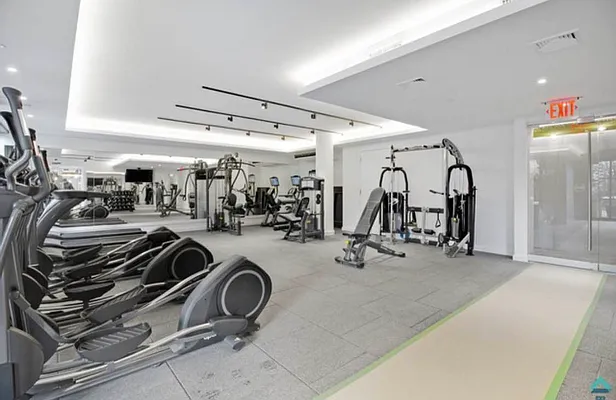 Rented by EXR | media 12